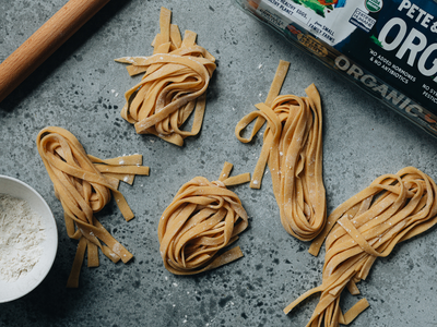 A homemade recipe for tender, chewy Chinese egg noodles made with organic free-range eggs. | peteandgerrys.com